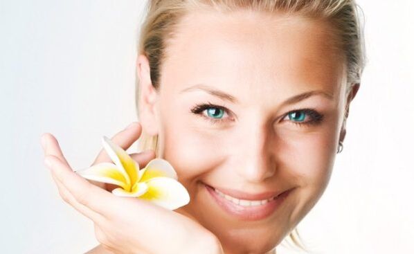 Girls with beautiful skin after rejuvenation with oils