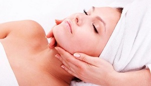 Skin rejuvenation massage at home